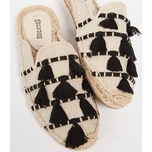 SOLUDOS Tassel Mules